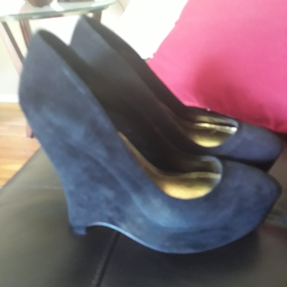 BCBG Shoes - Black wedge